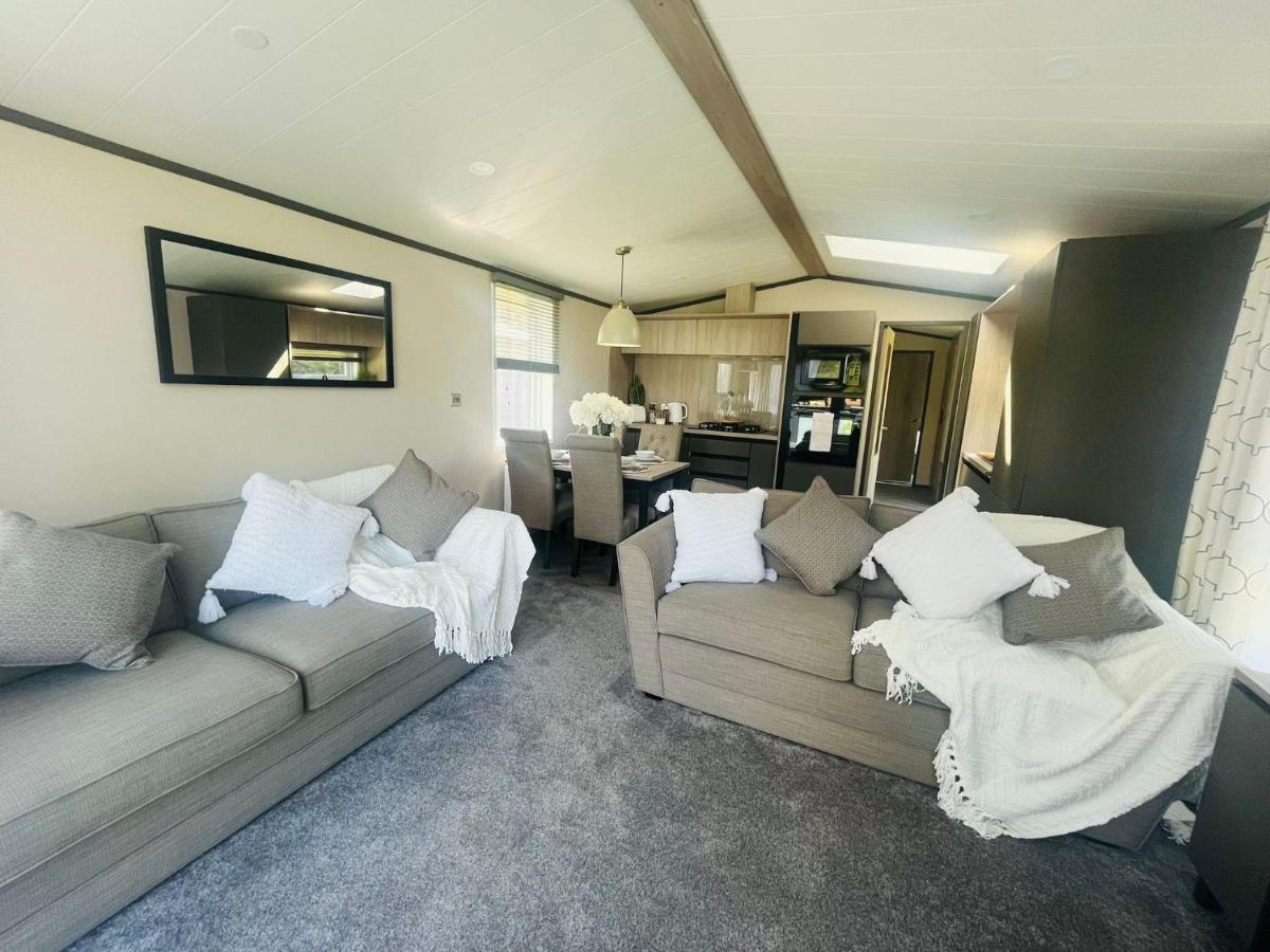 The Kestrel Lodge With Hot Tub York Exterior foto
